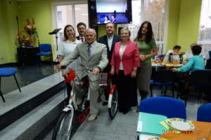 Iławski PCK ufundował trójkołowy rower dla niepełnosprawnego [ZDJĘCIA]