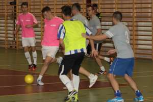 Futsalowe mistrzostwa powiatu: połowa miejsc już obsadzona