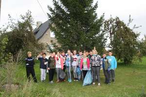 Uczniowie ze szkoły w Stożnem sprzątali okolice