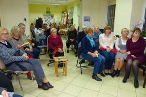 Spotkanie z psychologią przy kawie w bibliotece w Kosewie