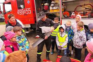 Uczniowie odwiedzili strażaków - wycieczka edukacyjna