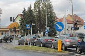 Na skrzyżowaniu ulic Bema, Paderewskiego i Bohaterów Warszawy nie działa sygnalizacja świetlna. Miga tylko światło żółte.