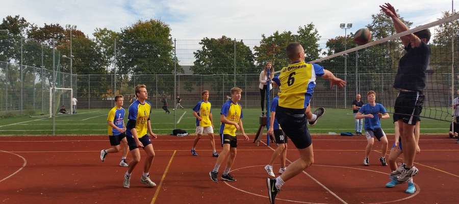 Uczniowie szkół ponadgimnazjalnych rywalizowali w siatkówce i piłce nożnej