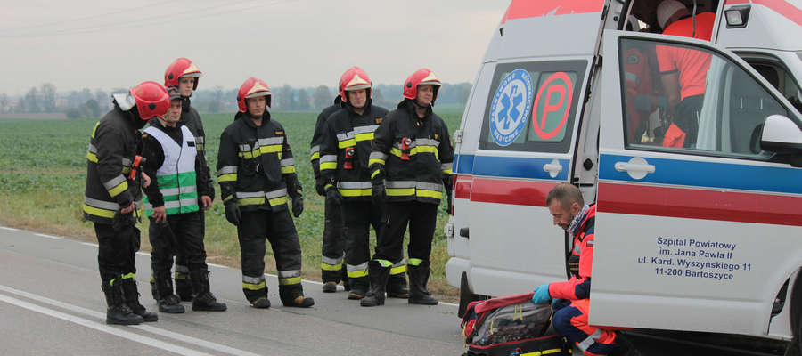 Strażacy interweniowali m.in. na miejscu tragicznego wypadku drogowego w pobliżu Łojd w gm. Bartoszyce.