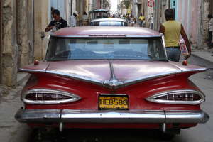 Kuba bez tajemnic. Spotkanie z Adamem Kwaśnym i całonocna fiesta