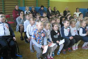 Akademia z okazji Święta Niepodległości w szkole w Ostrowitem
