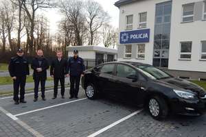 Nowy samochód w gołdapskiej komendzie policji