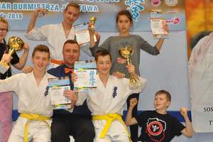 Karatecy z Ostródy sześć razy stawali na podium w Józefowie