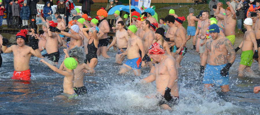 Sezon zimowych kąpieli oficjalnie zainaugurowany został w Starych Jabłonkach