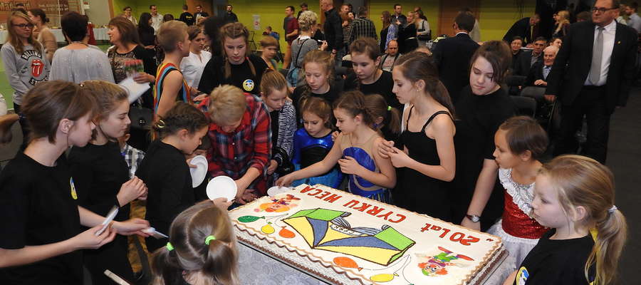 Wielki tort na urodziny "Hecy"