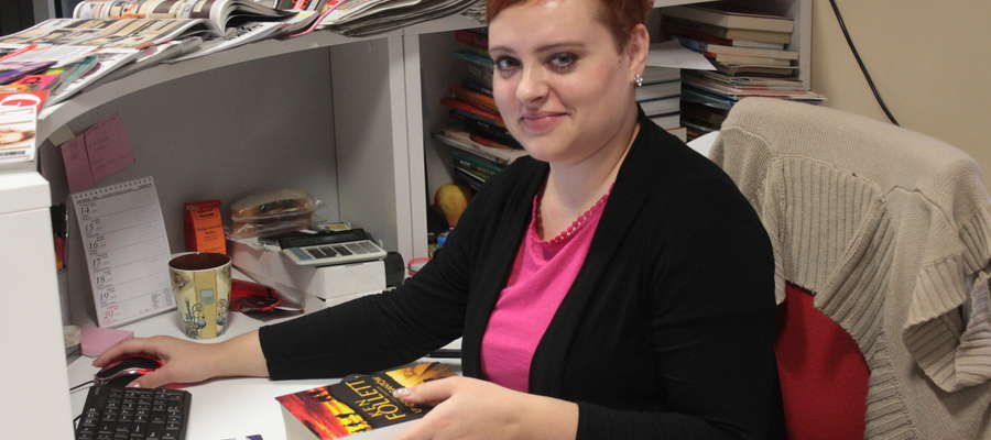 Justyna Kwaśniewska z Biblioteki Publicznej w Bisztynku twierdzi, że czytanie jest przyjemne, wzbogaca wiedzę i zabija nudę oraz rozwija wyobraźnię.