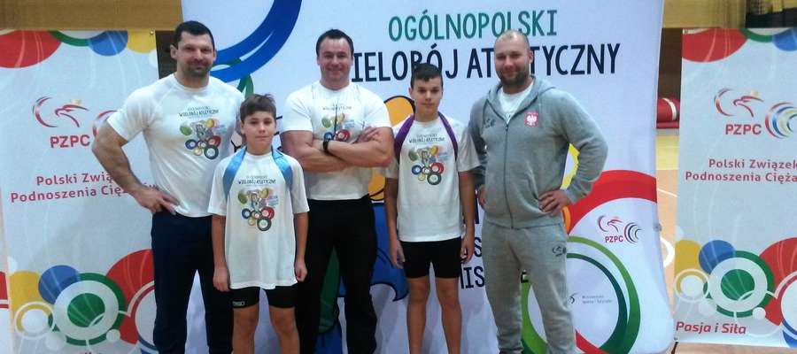 Ekipa z Kurzętnika z medalistami Igrzysk Olimpijskich Szymonem Kołeckim i Bartłomiejem Bonkiem