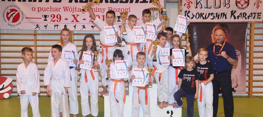 Ekipa Iławskiego Klubu Kyokushin Karate na turnieju w Rozogach