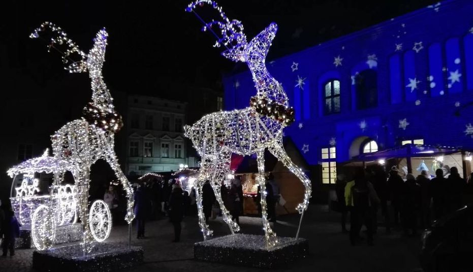 Warmiński Jarmark Świąteczny: Będzie wielka choinka i tradycyjne stoiska, ale zabraknie lodowych rzeźb