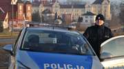 Starszej kobiecie pomogli wrócić do domu, drugą uratowali przed wychłodzeniem