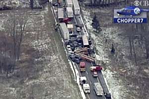 Ogromny karambol na autostradzie w Michigan. Zginęły trzy osoby