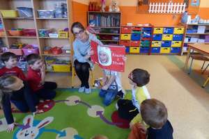 "Cała Polska czyta dzieciom" - akcja w Przedszkolu Miejskim i udział w bożonarodzeniowym jarmarku  