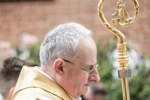 Biskup elbląski w raporcie do papieża Franciszka I. Chodzi o duchownych, którzy chronili księży-pedofilów