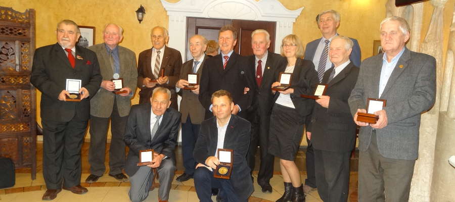 Członkowie Oddziału SIMP w Olsztynie wyróżnieni okolicznościowym medalem 9.12.2016r.
