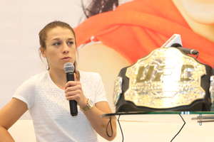 Joanna Jędrzejczyk pokonała Tecię Torres!
