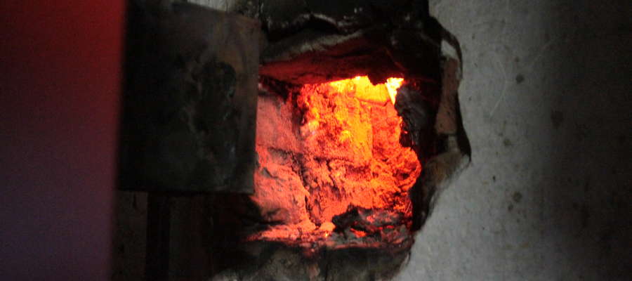 Tak wygląda wnętrze płonącego komina.