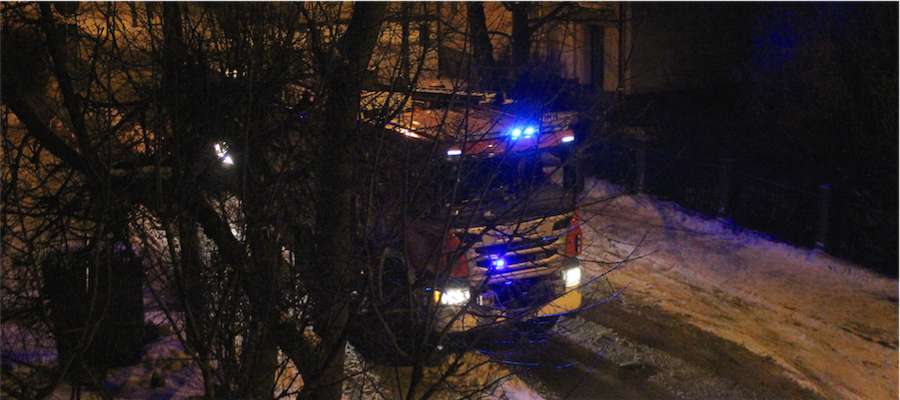 Wóz bojowy straży pożarnej na ul. Staszica
