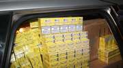 Przewoził prawie 700 paczek nielegalnych papierosów