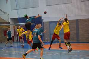 Turniej piłki ręcznej w hali Lega w Olecku