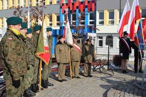 Salwa i hymn w rocznicę powstania Armii Krajowej