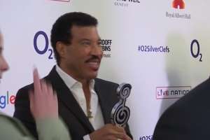 Lionel Richie i Mariah Carey przesunęli trasę koncertową