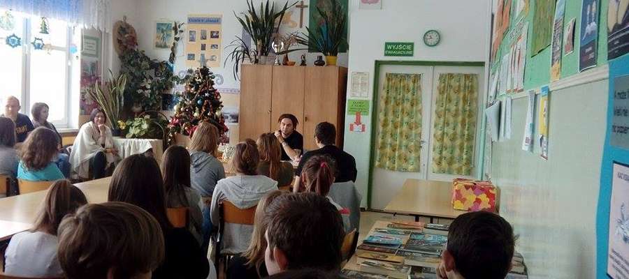 Dziennikarz Gazety Lidzbarskiej Kamil Onyszk spotkał się z gimnazjalistami z Kiwit