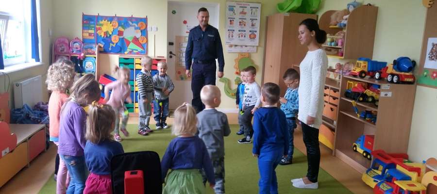 Spotkanie policjantów z przedszkolakami w Tolkmicku