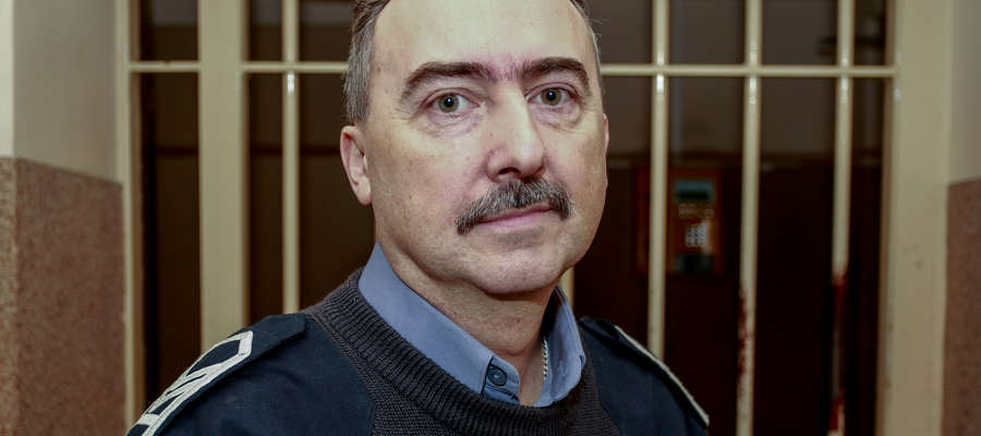 Marek Niewiadomski od 20 lat pracuje jako oddziałowy w Areszcie Śledczym w Elblągu
