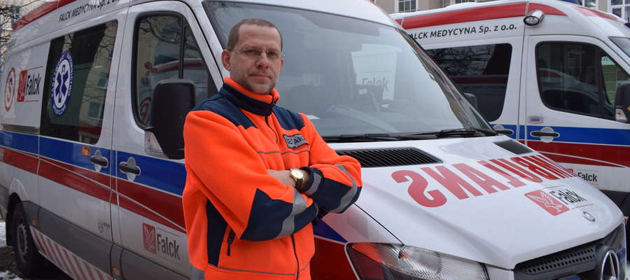 Michał Okuniewski jest lekarzem medycyny ratunkowej w kętrzyńskim Falcku.