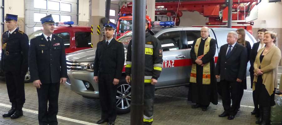 Lidzbarscy strażacy wzbogacili się o nowy samochód operacyjny Toyota Hilux