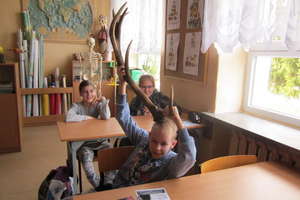 Spotkanie z leśnikiem w szkole w Bezledach