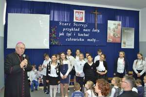Biskup odwiedził szkołę w Mrozach Wielkich