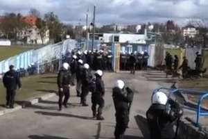 Ponad 130 policjantów na stadionie w Iławie
