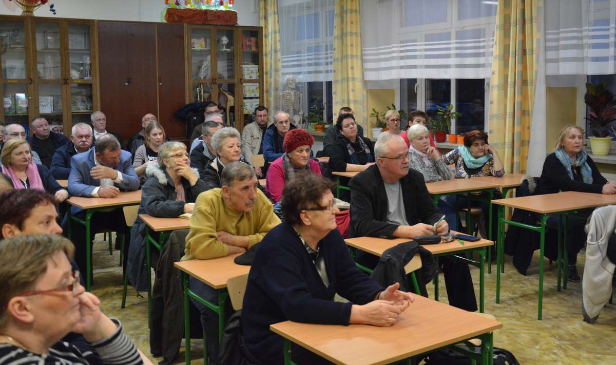 Zebranie mieszkańców Olecka na os. Siejnik, którzy sprzeciwiają budowie fermy trzody chlewnej w Imionkach oraz w Kukowie 