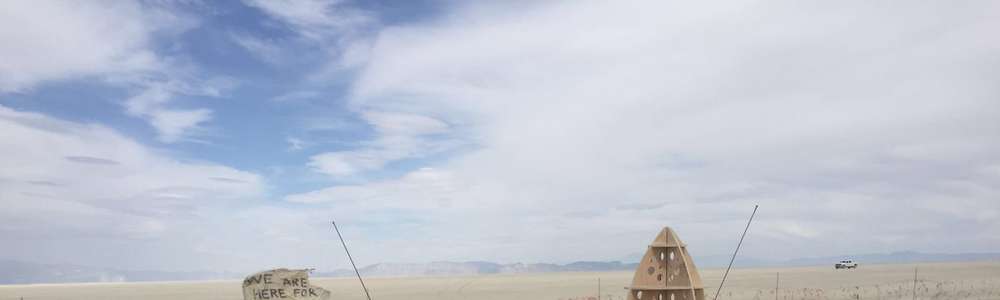 Katarzyna Stocka w Nevadzie na festiwalu Burning Man. Podobny festiwal odbędzie się w Olsztynie