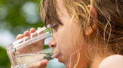 Jak zachęcić dziecko do picia wody?