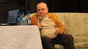 Nie jestem „warszawką”, jestem już „NOLem”. Walter Chełstowski o sobie i mieszkaniu na wsi