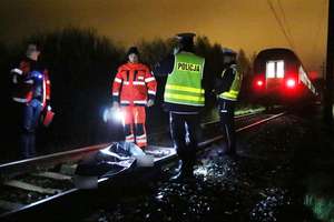Tragedia na torach w Ostródzie, kobieta weszła pod rozpędzoną lokomotywę. Ruch pociągów na trasie Ostróda-Olsztyn jest wstrzymany