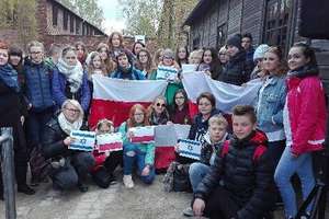 Uczniowie z Olsztyna w 26. Marszu Żywych w Auschwitz