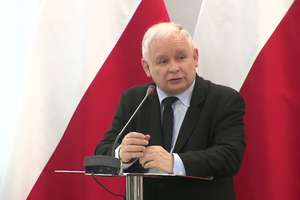 J. Kaczyński: Konstytucję można śmiało nazwać postkomunistyczną