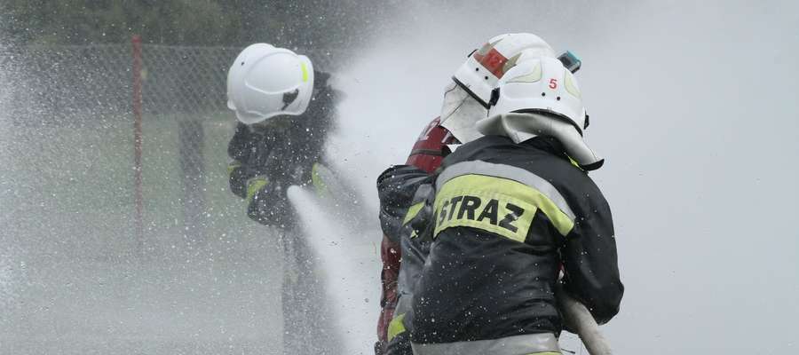 bitwa wodna strażaków w jonkowie