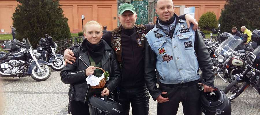 W Wielką Sobotę, jak co roku, motocykliści z regionu zjechali się do Świętej Lipki z koszykami.
