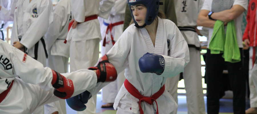 Katarzyna Rutkowska (Bartoszycka Szkoła Taekwondo) szykuje się do startu w mistrzostwach Polski juniorów