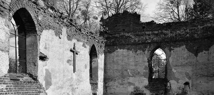 Ruiny kościoła w osetniku są niezwykle malownicze