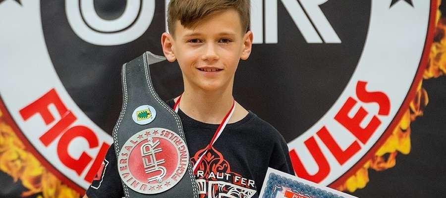 Tobiasz Ociepski w Obornikach Śląskich wywalczył swój pierwszy pas mistrzowski
